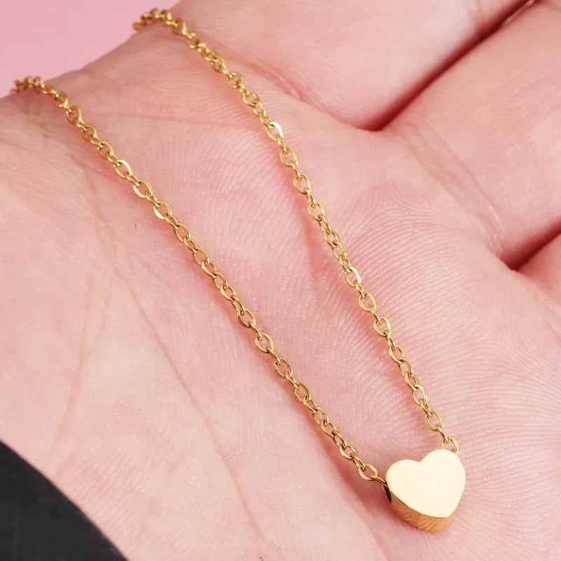 Collier Cœur d'Or Christe - L'Éclat de l'Amour